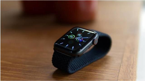 我来教你iwatch3和se有什么区别。