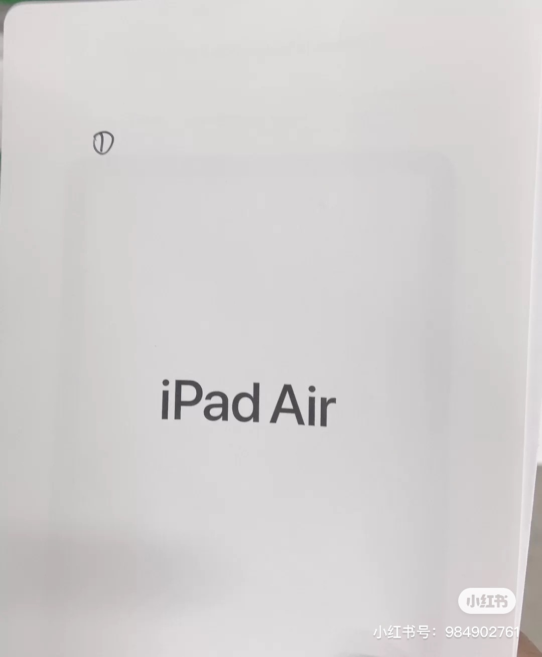 分享疑似新 iPad Air 说明书曝光：全面屏设计 + 电源键集成 Touch ID。