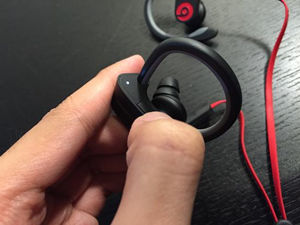 Powerbeats 3耳机连接iPhone的具体操作步骤截图